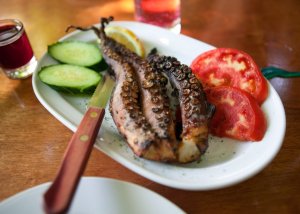 In wijn gesmoorde octopus